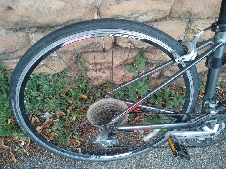 GIANT DEFY XS Light Weight Road Bike VGC