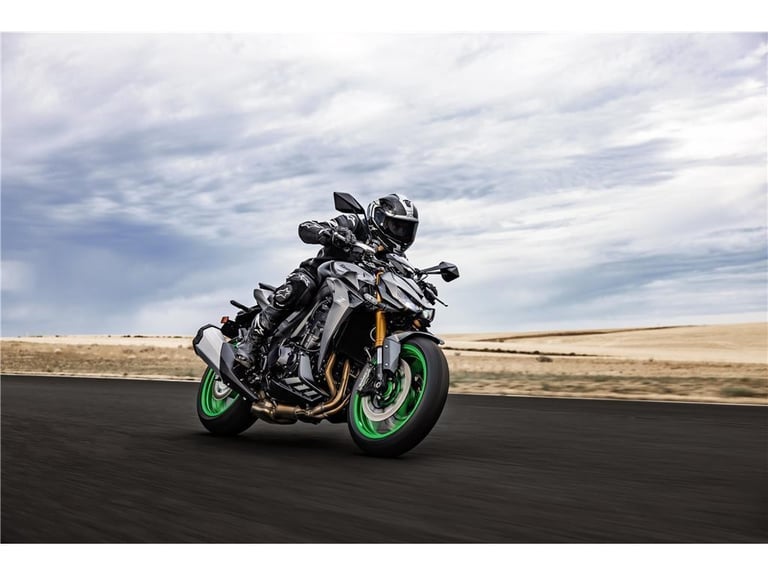 2025 Kawasaki Z1100 SE, Available to order.