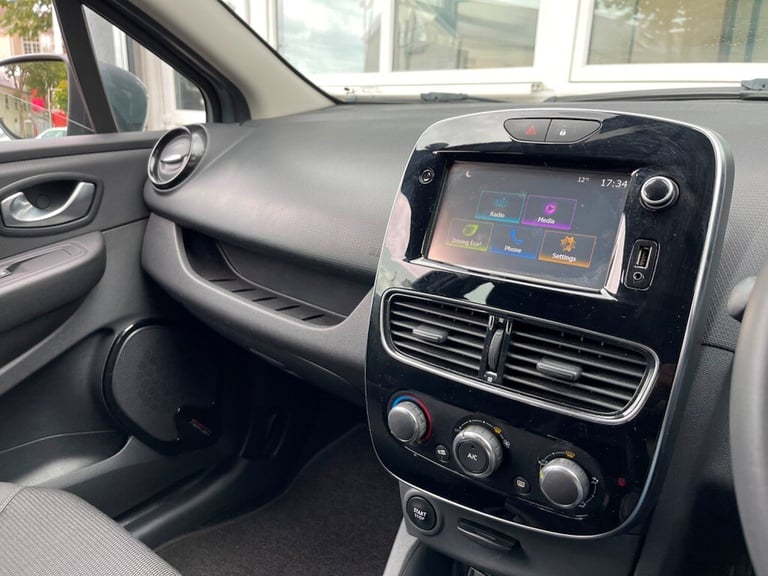 2018 Renault Clio 1.5 dCi Urban Nav Hatchback 5dr Diesel Manual Euro 6 (s/s) (90 ps) Hatchback Di...