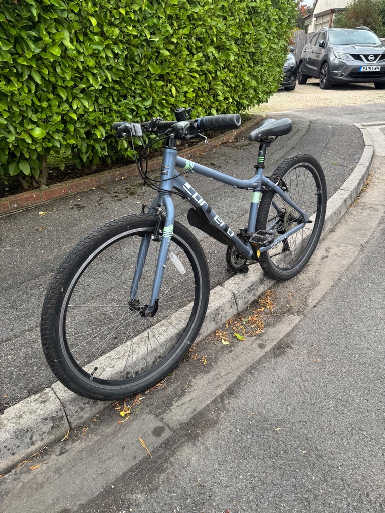 Carrera axle Ltd edition hybrid mountain bike small frame 