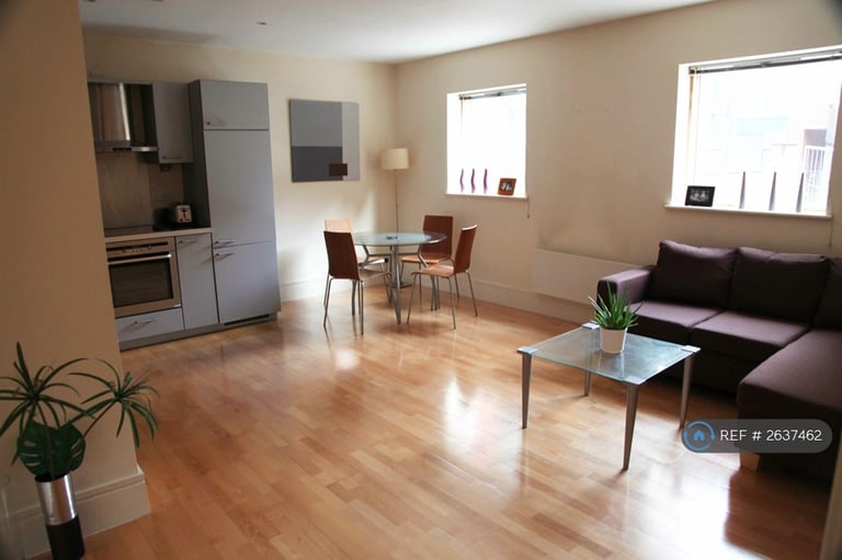 1 bedroom flat in Lockes Yard, Manchester, M1 (1 bed) (#2637462)