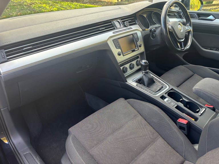 Volkswagen, PASSAT, Saloon, 2015, Manual, 1968 (cc), 4 doors