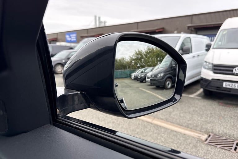 2019 Land Rover Range Rover Velar 2.0 D240 R-Dynamic HSE Auto 4WD Euro 6 (s/s) 5dr SUV DIESEL Aut...