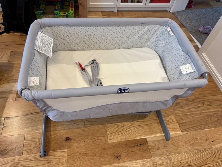 image for Chicco Next2Me Essential Bedside Crib