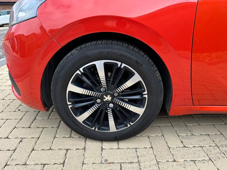 Peugeot, 208 2018, Manual, only 16k miles 
