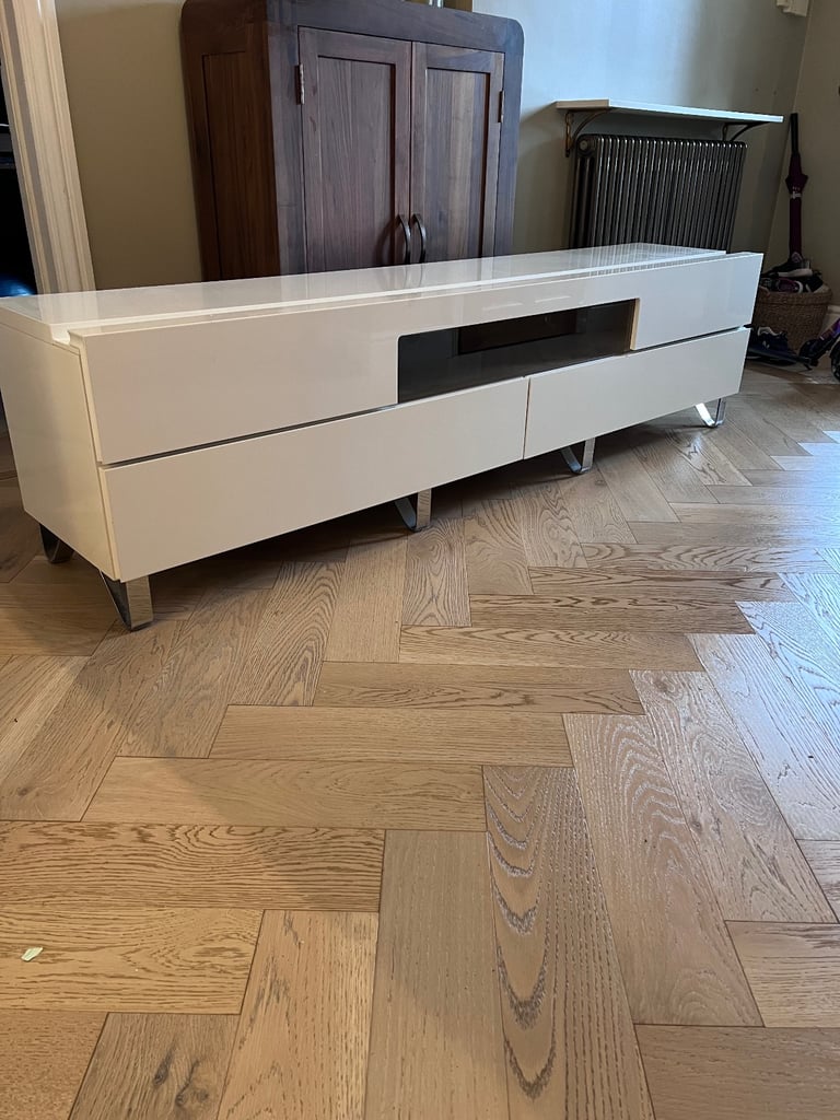 Free White Cadira TV unit