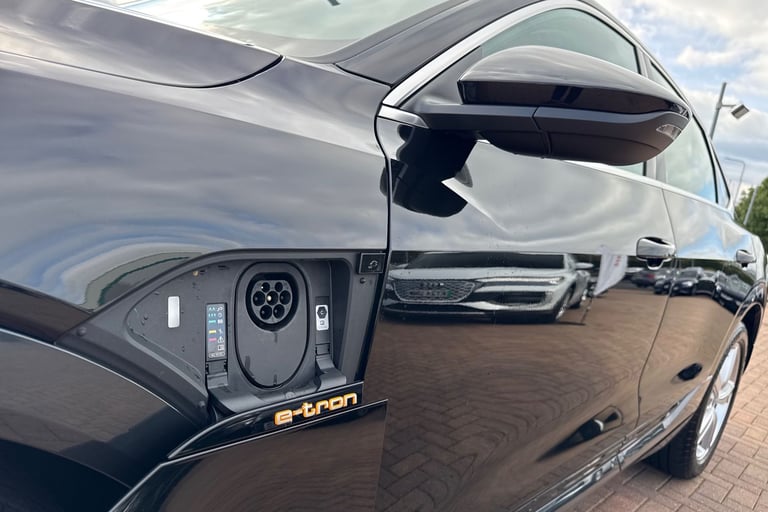 2022 Audi e-tron Sportback Technik 50 quattro 230,00 kW SUV ELECTRIC Automatic