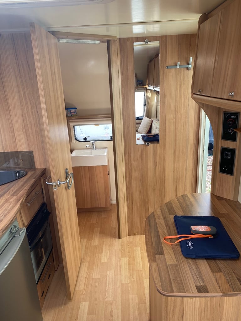 Bailey Orion 400/2  2012 in  nice condition 