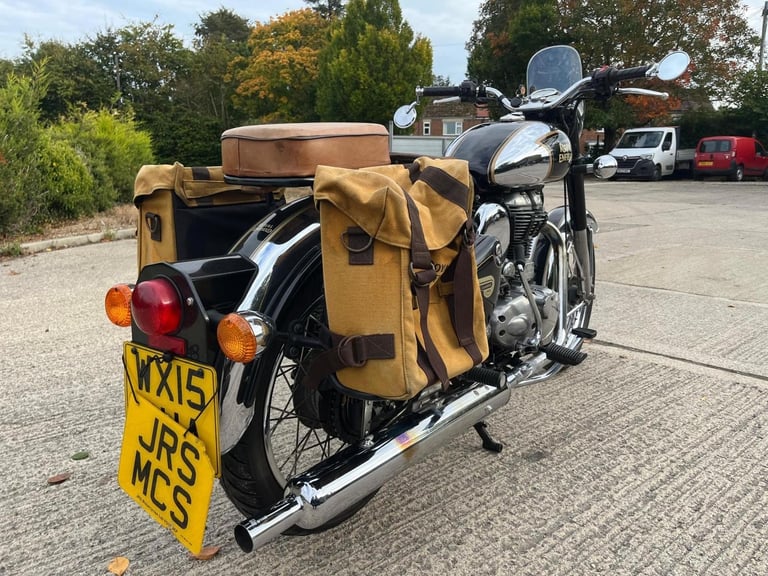 2015 15 ROYAL ENFIELD BULLET CLASSIC EFI MODERN RETRO CHROME  BLACK FI PANNIERS