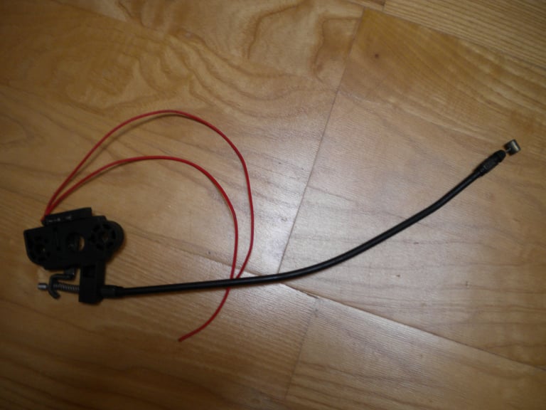 Aprilia Falco/Tuono/RSV 1000 Saddle Release Assembly