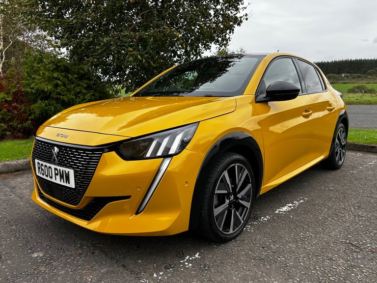 Peugeot, 208, Hatchback, 2022, Semi-Auto, 1199 (cc), 5 doors