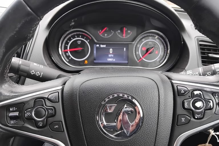 2016 Vauxhall Insignia 1.4T Design Nav 5dr [Start Stop] HATCHBACK Petrol Manual
