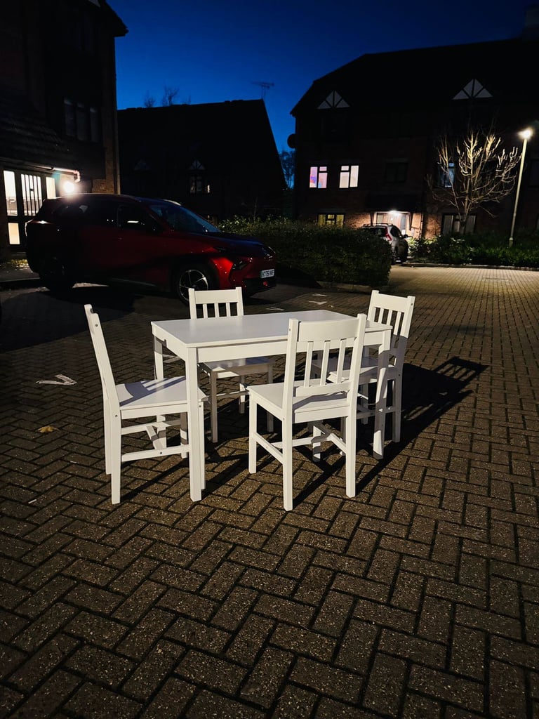 image for Dining table with 4x chairs 