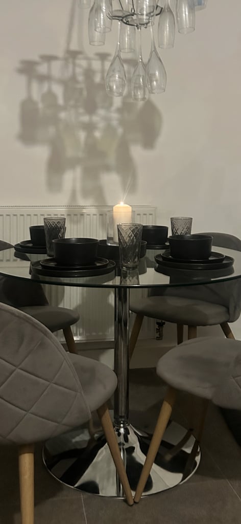 image for Dining Table - Glass - Round