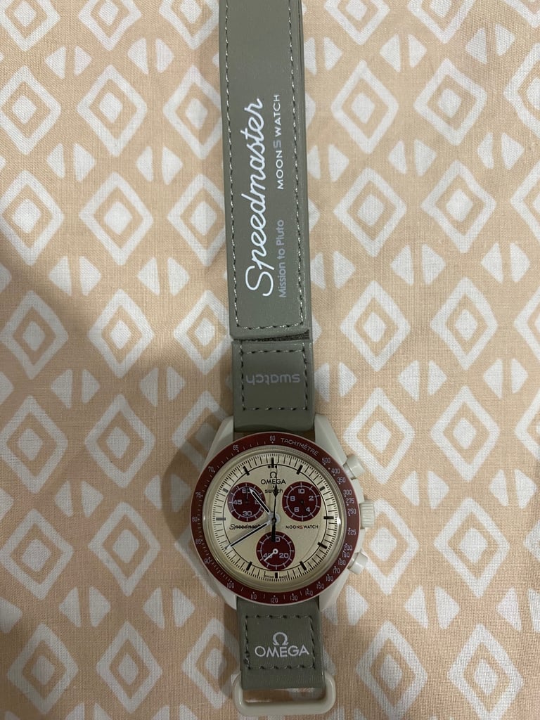 Omega x Swatch Moonswatch - Mission to Pluto