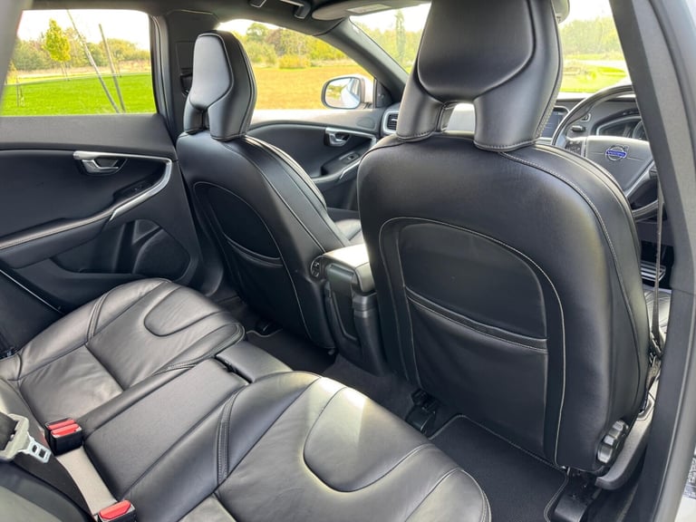 2016 Volvo V40 2.0 D4 R-Design Lux Nav Auto Euro 6 (s/s) 5dr HATCHBACK Diesel Automatic