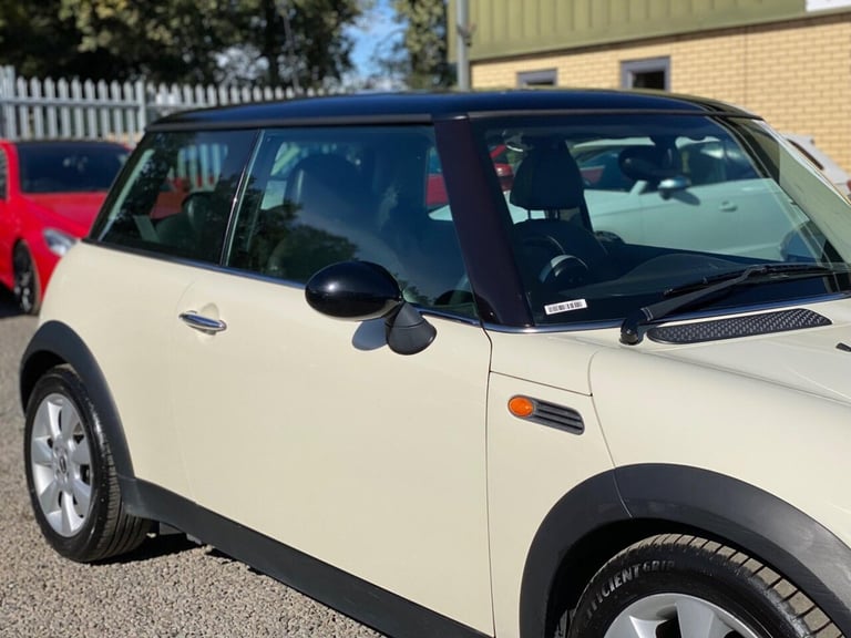 2005 MINI Hatch 1.6 Cooper Hatchback 3dr Petrol Manual Euro 4 (116 bhp) Hatchback Petrol Manual