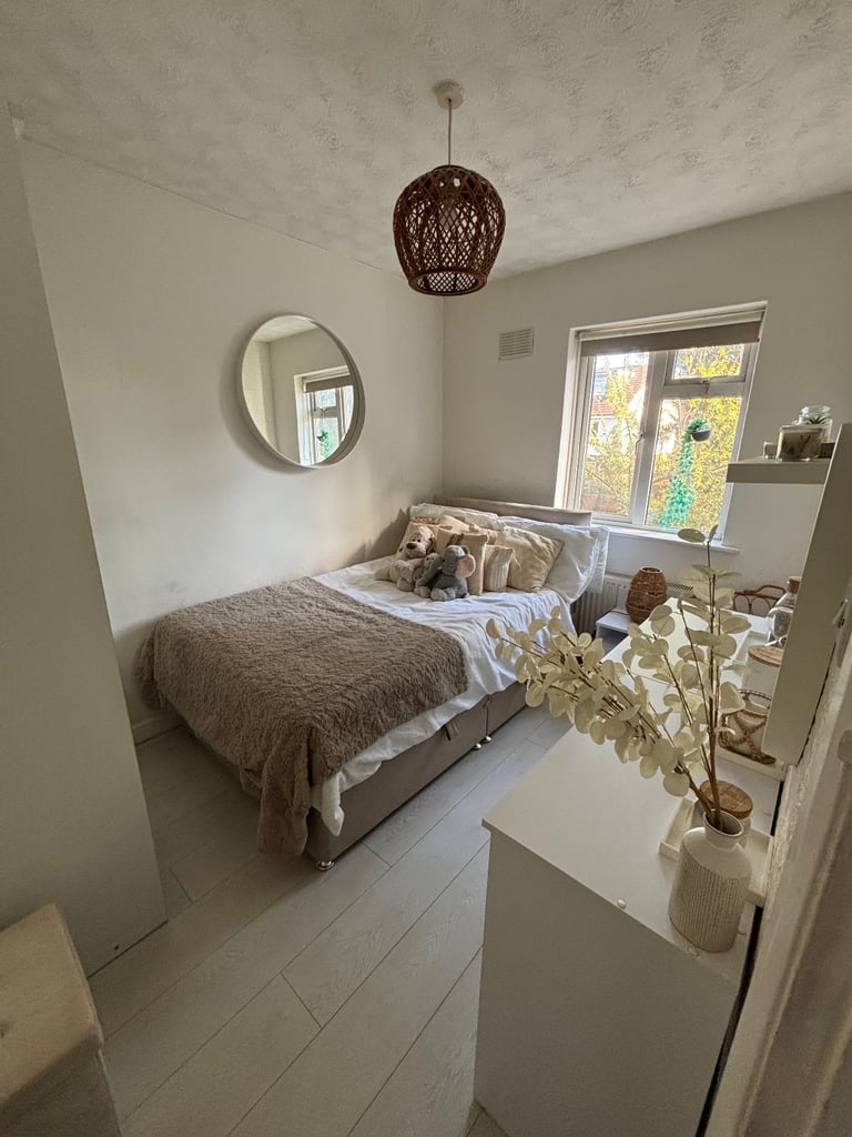 Fully Furnished Double Room Available 