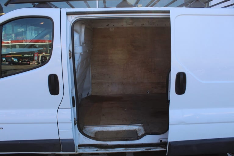 2006 Nissan Primastar SE 2900 LWB DCI SHR Panel Van Diesel Manual