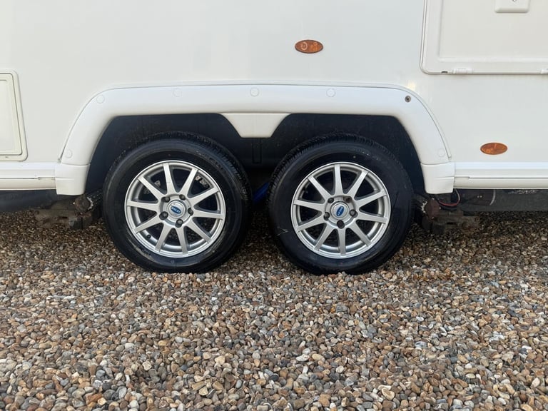 2011 Bailey Pegasus 646 quard motor mover