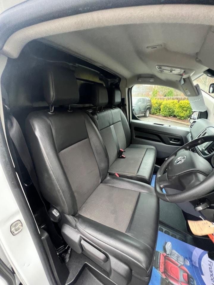2021 Vauxhall Vivaro 2900 1.5d 100PS Dynamic H1 Van 5 door Panel Van 