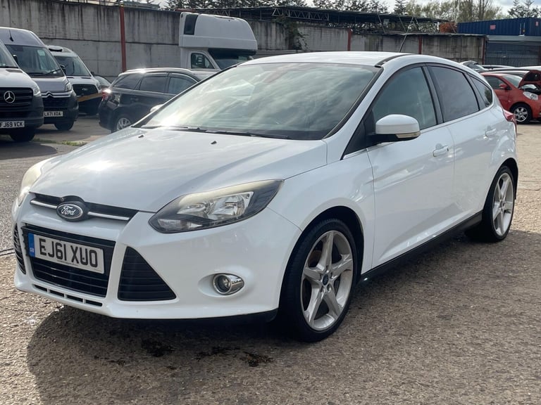 2011 Ford Focus 1.6 Titanium Euro 5 5dr HATCHBACK Petrol Manual