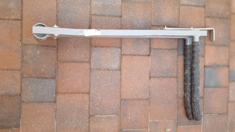 Towbar mounted cycle carrier