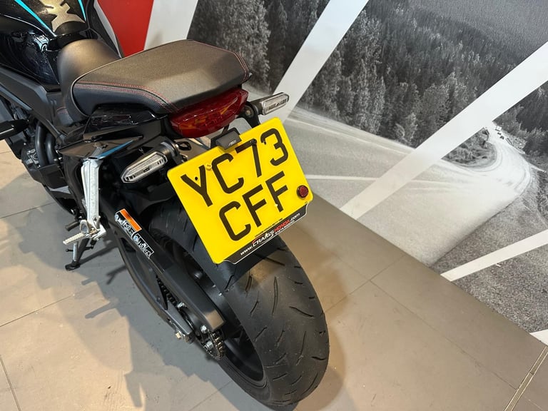 Honda CBR 650 R 2023 with only 988 miles 