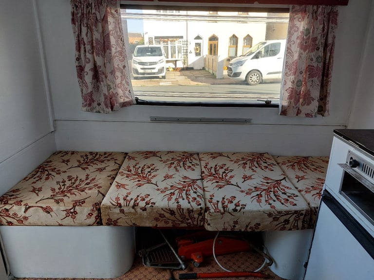 Rapido pop up caravan/trailer