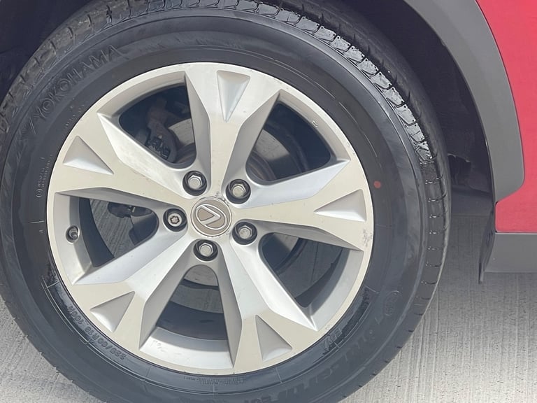 2017 Lexus NX 2.5 300h Premier SUV 5dr Petrol Hybrid E-CVT 4WD Euro 6 (s/s)