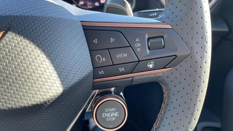 2025 Cupra Leon 1.5 eTSI (150ps) V2 DSG Automatic SUV Hybrid Automatic