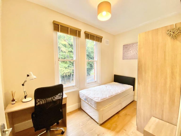 🏡 LUXURY 9 Bed House 🔥 Lincoln City Centre Location 🔥 Accredited 🏡