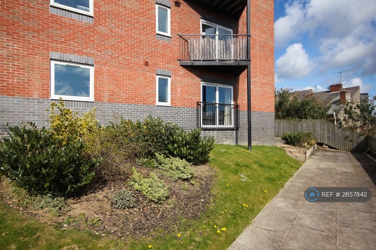 1 bedroom flat in Riverside House, Sheffield, S2 (1 bed) (#2657842)