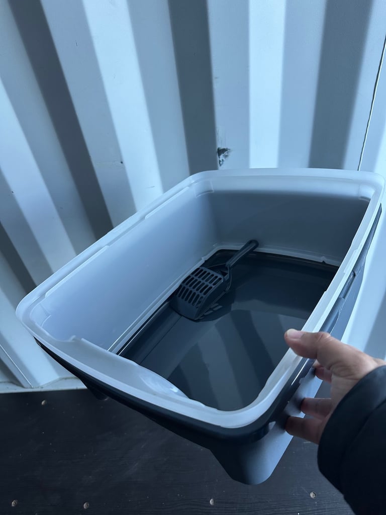 Iris Ohyama Cat Litter Tray with Scoop Grey Easy to Clean Adult Cats Litter Box