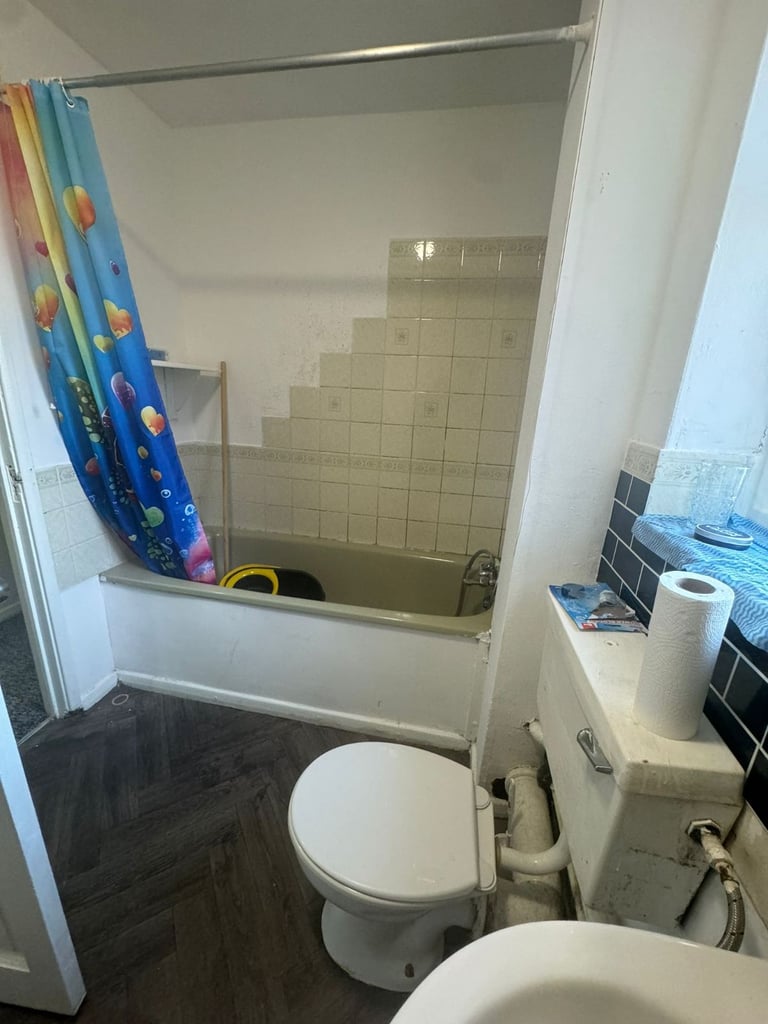 ONE BEDROOM FLAT AVAILABLE IN B11