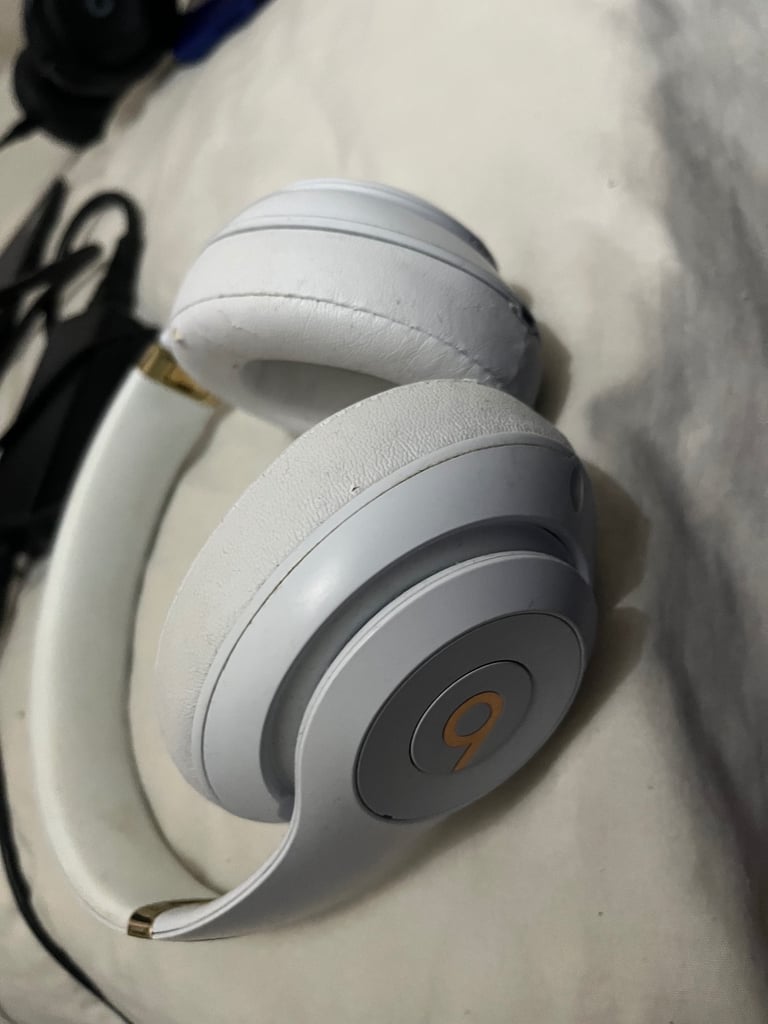 image for Beats Studio 3 wireless noise cancelling headphones 5 year warranty 