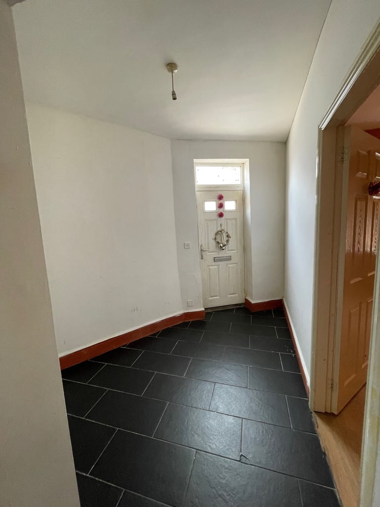 image for 2 Bedroom Flat for Rent 