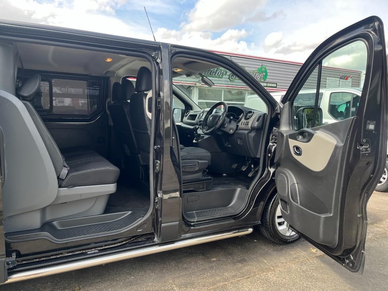 Renault Trafic LL29 Energy dCi 125 Sport Nav 6 Seat LWB Crew Van DIESEL 2019/19