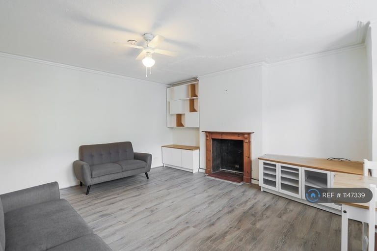 2 bedroom flat in Norwood Road, London, SE24 (2 bed) (#1147339)