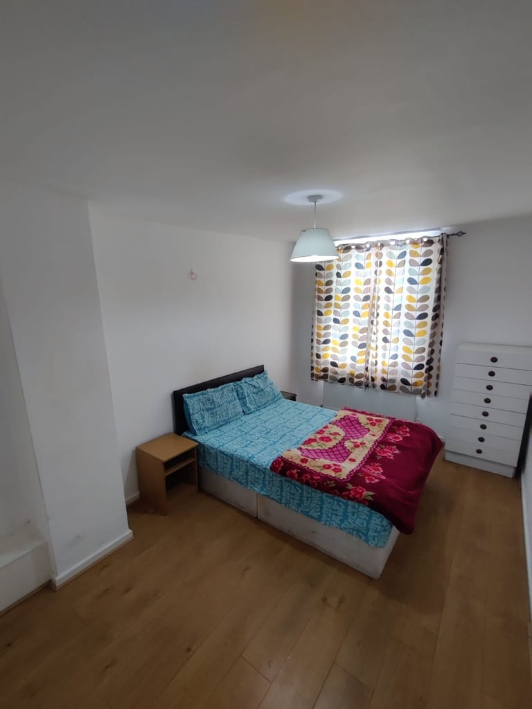 image for Double room to let 