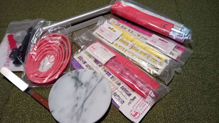 image for Sugarcraft, Cake decorating equipment, lazy Susan