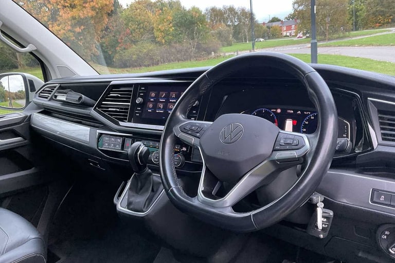 2022 Volkswagen Caravelle 2.0 TDI Executive 204 4MOTION 5dr DSG People Carrier Diesel Automatic