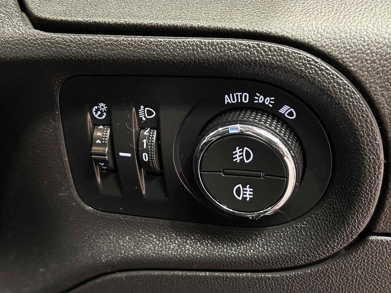 2019 Vauxhall Grandland X 1.2 Turbo Business Edition Nav SUV 5dr Petrol Manual Euro 6 (s/s) (130 ...