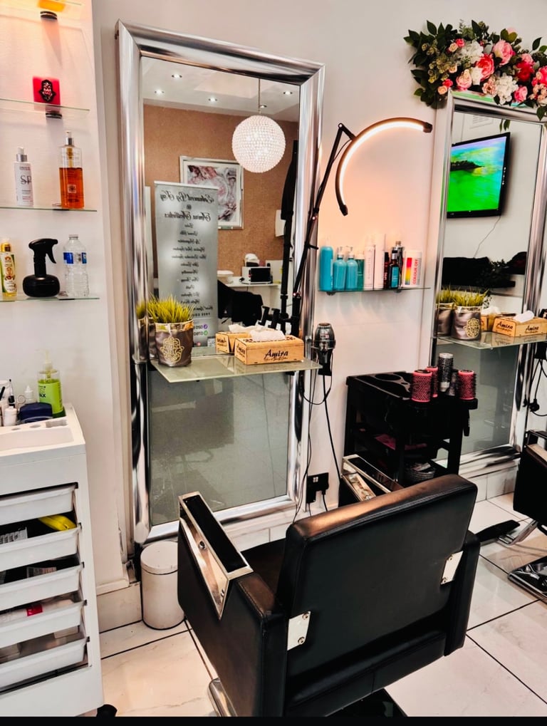 Hair and beauty salon chairs to rent 