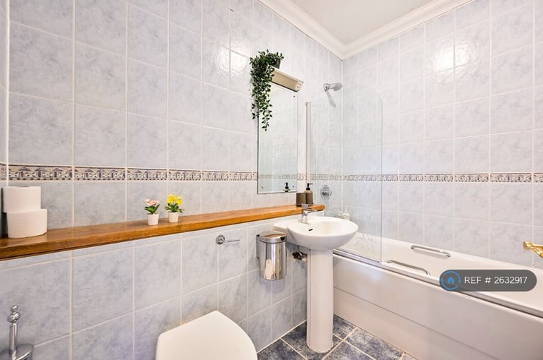2 bedroom flat in Shoot Up Hill, London, NW2 (2 bed) (#2632917)