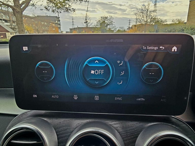 2021 Mercedes-Benz GLC 220d 4Matic AMG Line Premium 5dr 9G-Tronic 90DAYS WARRANTY HPI CLEAR  ESTA...