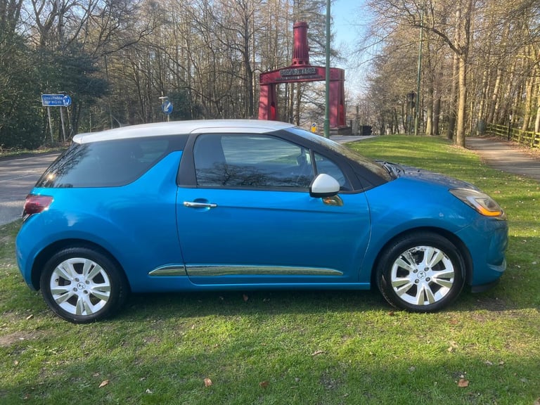 DS AUTOMOBILES DS 3 1.2 PureTech Elegance Blue rare automatic Petrol 2017