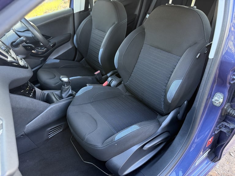 PEUGEOT 208 1.6 e-HDi Allure 2014