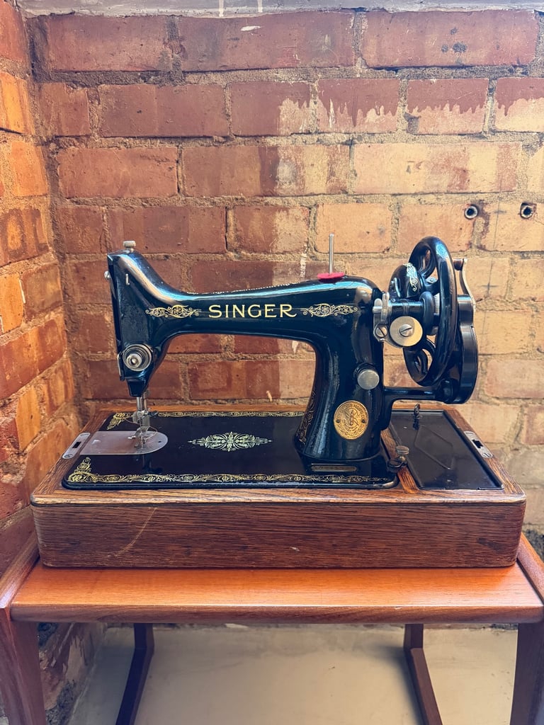 image for Singer 99K Hand Crank (1930) • Y7641947 • Drop-In Bobbin • Ready to Sew (free delivery)