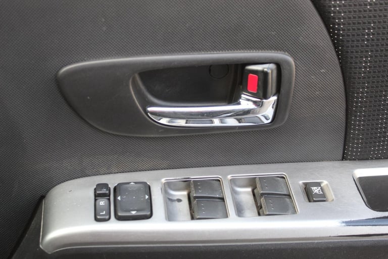 2010 Mazda Mazda5 2.0D Takara 5dr MPV Diesel Manual